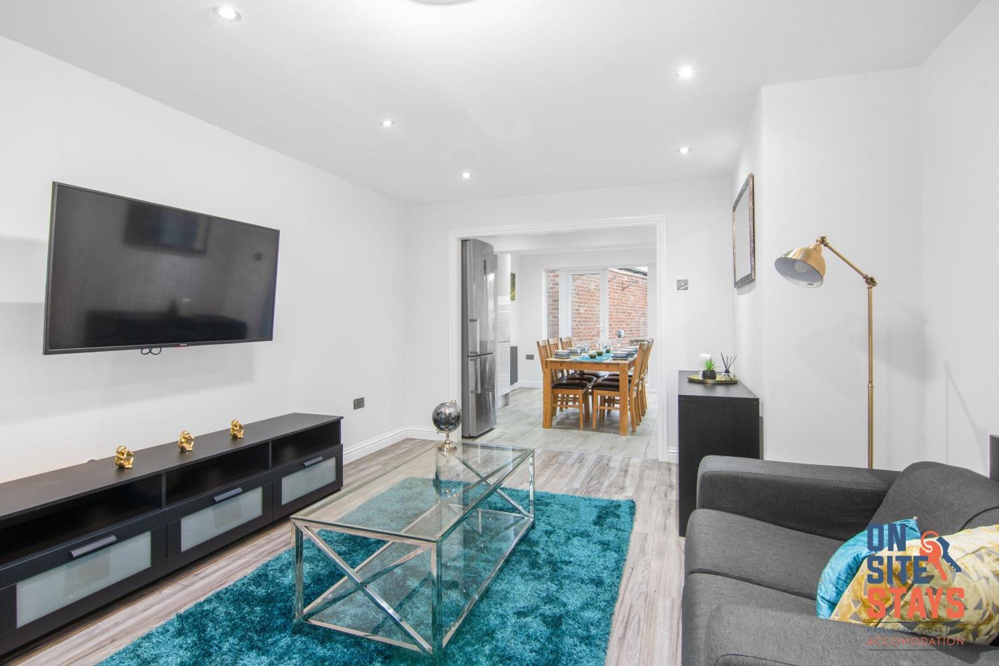 Onsitestays - Spacious 3 Bed House With Garden, Wifi & 4 Plus Parking Gravesend Exterior photo