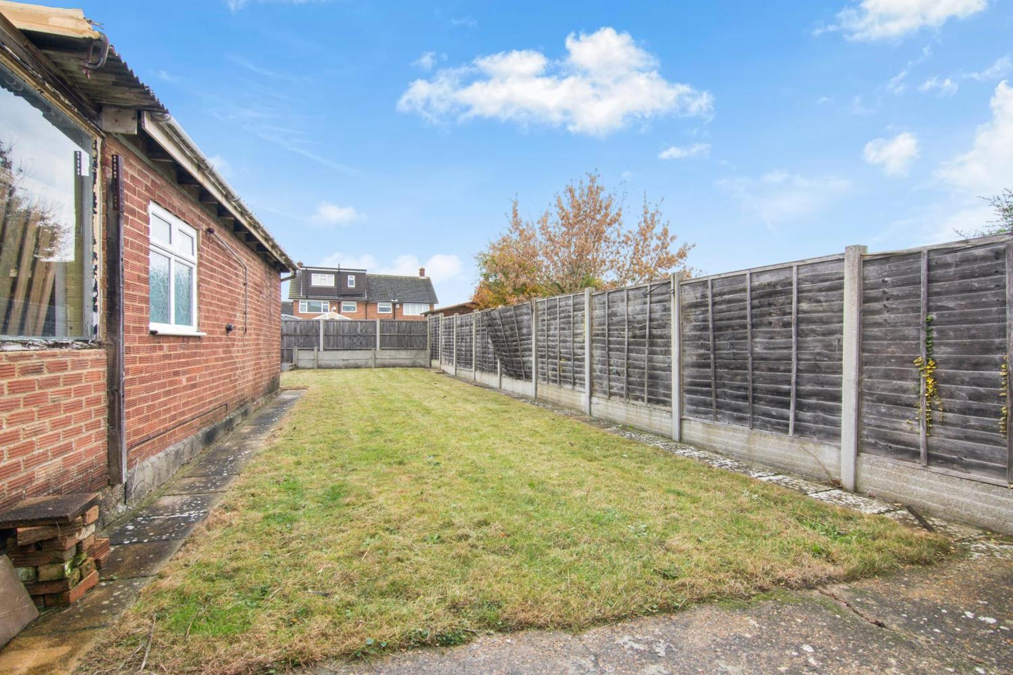 Onsitestays - Spacious 3 Bed House With Garden, Wifi & 4 Plus Parking Gravesend Exterior photo