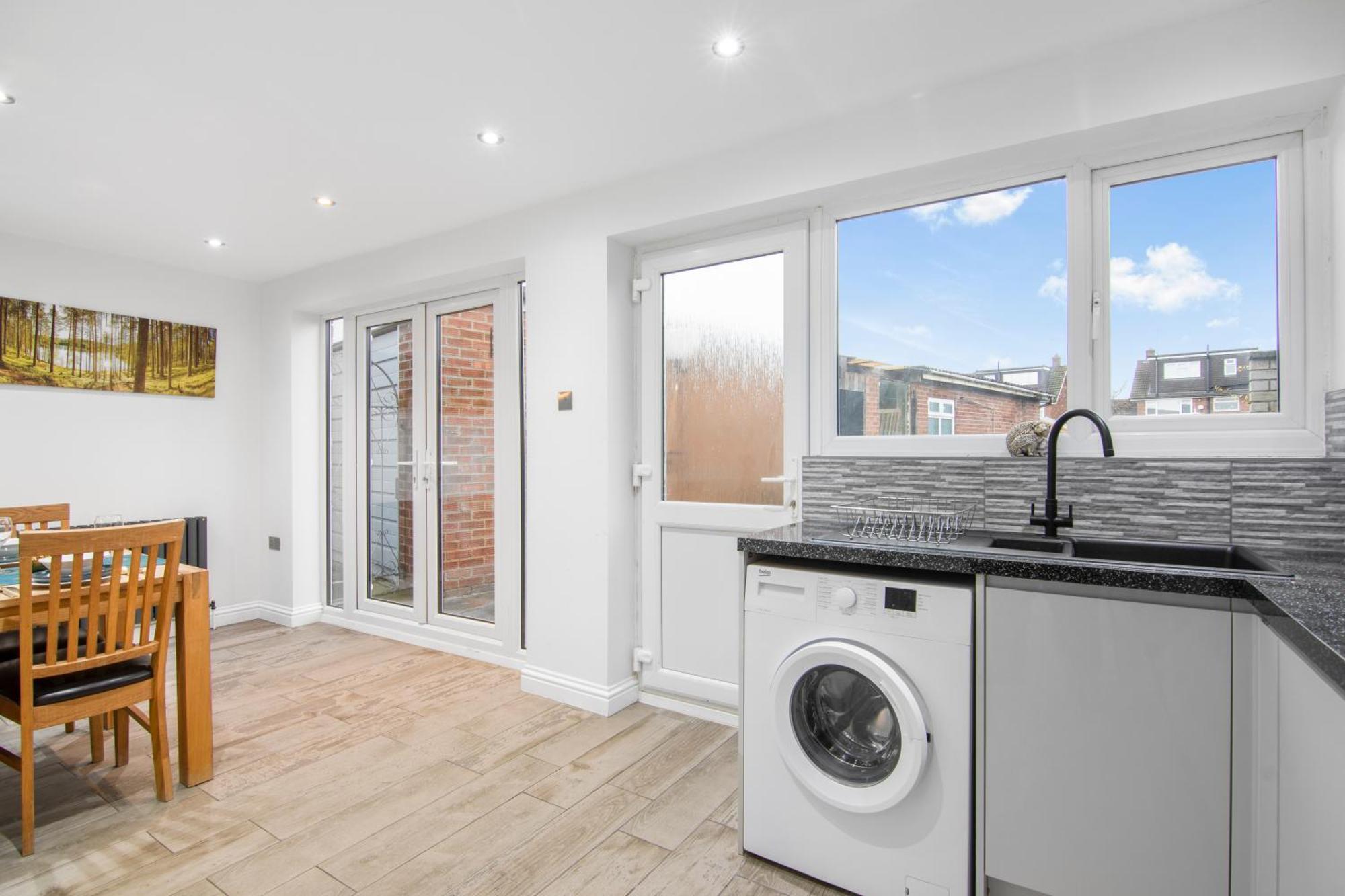 Onsitestays - Spacious 3 Bed House With Garden, Wifi & 4 Plus Parking Gravesend Exterior photo